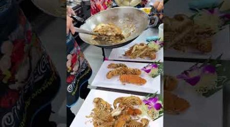 WoW Amazing-Thai Street Food