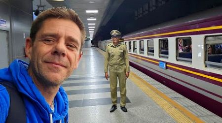 13 Hours Of Travel Hell On Thailand&#39;s WORST OVERNIGHT SLEEPER TRAIN