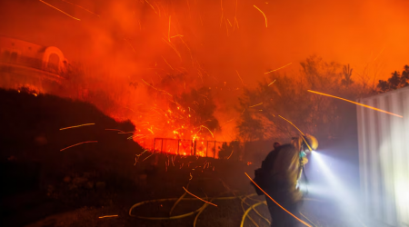 Malibu wildfire destroys homes, forces 6,300 people to evacuate