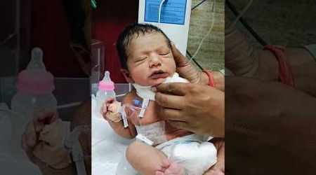 Baby feeding time ☺️ #baby #feeding #feed #newborn #new #child #birds #medical #nicu #nursing #care