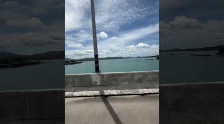 Cantik betul pemandangan di jambatan Sarasin Bridge Phuket..tengok awan dia..gebu