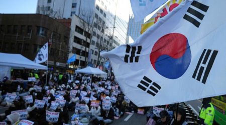 South Korean investigators request that impeached president appear for questioning 