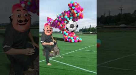 The mascot vibrato assistant placed on the football field is popular,