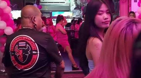 PATTAYA - SOI 6 - THE WOMEN OF THE SPOT BAR - PART 1