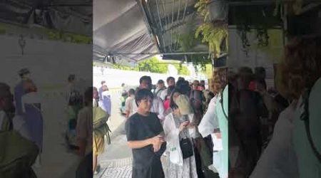 Famous Pad Thai in Bangkok… people lined up #padthai #bangkok #bangkokrestaurant