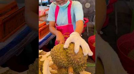 Giant Durian Cutting #food #fruit #durian #thailand