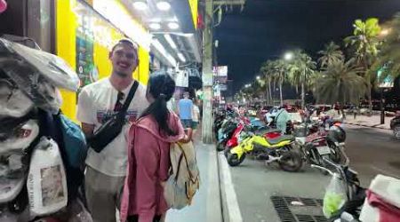 Pattaya Soi 6, Beach Road. Incredible walk. Thailand December . Pattaya Through My Eyes