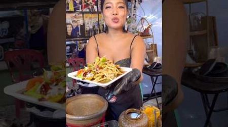 Beautiful Thai Lady Make Special Som Tum in Pattaya Thailand -Thai Street Food