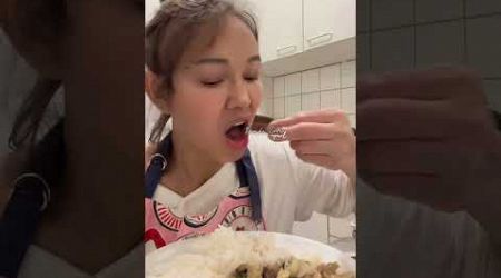 Enaknya Bunda Corla Mukbang Tumis Daging Ala Thailand Dengan Ketumbar Basah