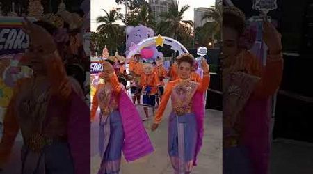 Thai dancing at Christmas event at Terminal 21 in #pattaya