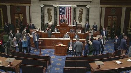 Government avoids shutdown, Social Security bill passed