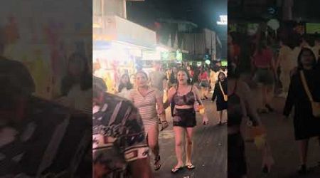 Walking tour in Pattaya Thailand: A Normal Day in Paradise