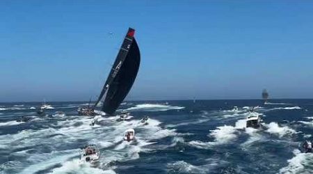 Sydney to Hobart race 2024 - Comanche first out of Sydney harbor