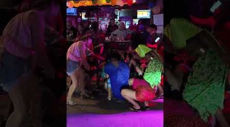 Tayland Amaçsız Sonsuz Eğlence #shorts #pattaya #dance #phuket #travel #phuketthailand #tayland