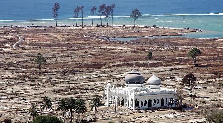 Memorials mark 20 years since tsunami killed over 200,000