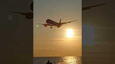 Phuket Landing 787 Dreamliner