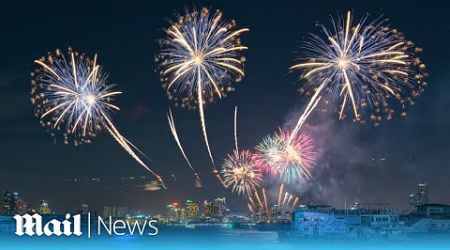 LIVE: Thailand New Year&#39;s fireworks display over Icon Siam department store by the Chao Phraya River