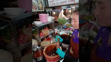 Somtam Lat Ya Bangkok | ส้มตำ ลาดหญ้า กรุงเทพ