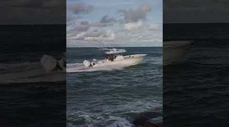 LIVE ACTION AT THE JUPITER INLET #roughinlets #jupiterinletboats #boats