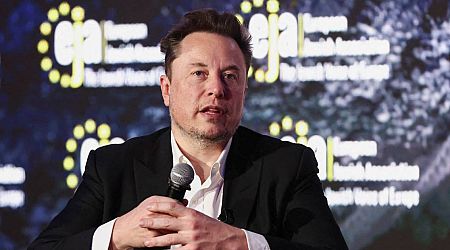 Elon Musk would like to buy Liverpool, claims father