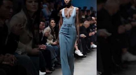 Top Fashion Trends Unveiled: Runway Show Highlights#fashion #hautecouture #runway #shorts