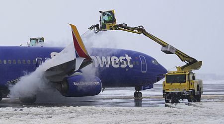 As winter storms strike, airlines scramble to de-ice planes and keep them flying