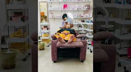 In her beautiful salon in Lamai Koh Samui Aum provides high quality beauty treatments