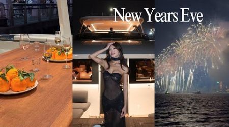 New Year&#39;s Eve Vlog! Party on a Yacht, Fireworks in Hong Kong, New Years Resolutions