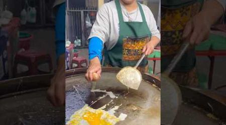 Pad Thai noodles &amp; Fried Eggs in Bangkok- Thai street food