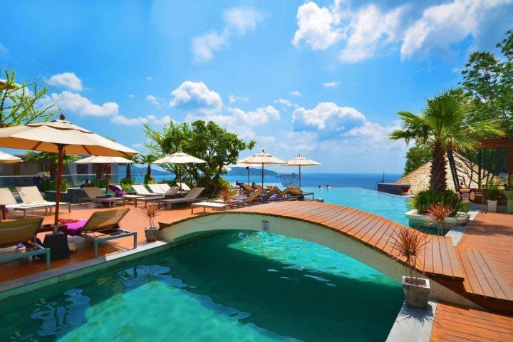 5⭐️ Phuket holiday at top-rated hotel with dreamy infinity pool ‍♀️