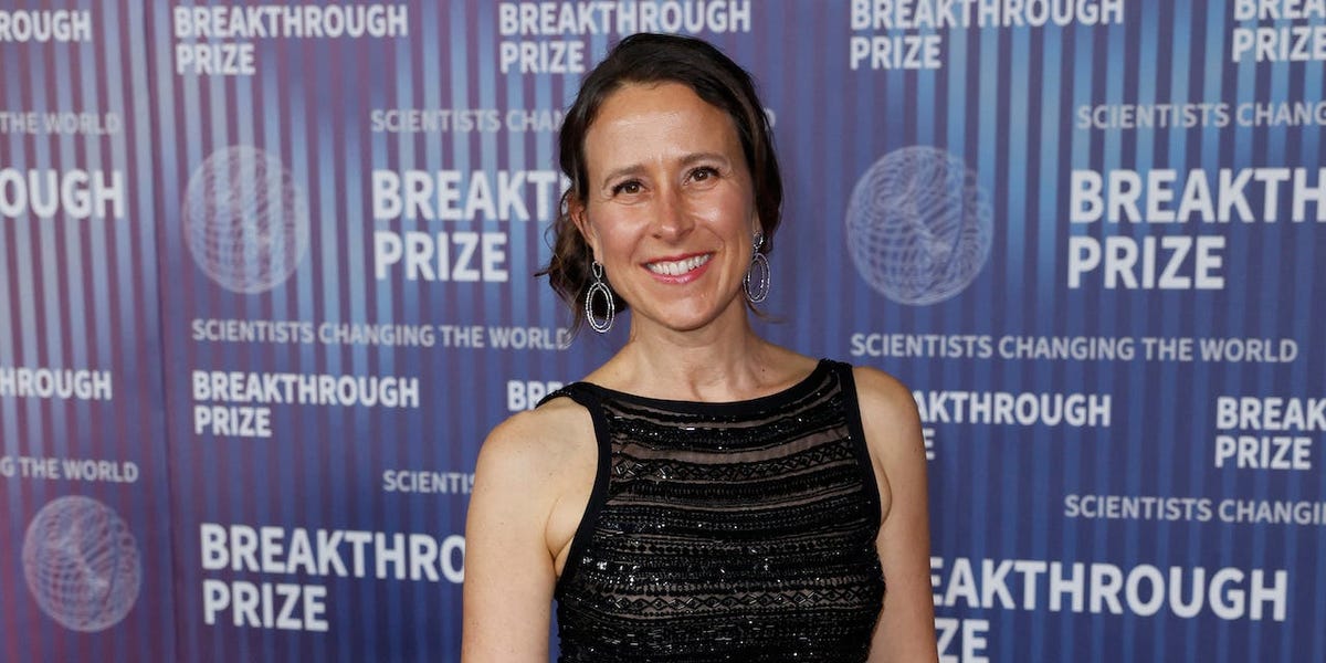 23andMe's business is basically worthless. Its CEO now wants to buy it.