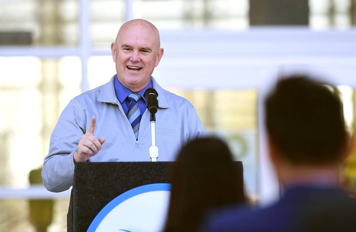 On his way out, Fresno Unified Superintendent Bob Nelson spills the tea | Opinion