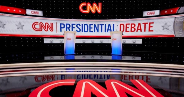 CNN bans White House pool reporters from debate room