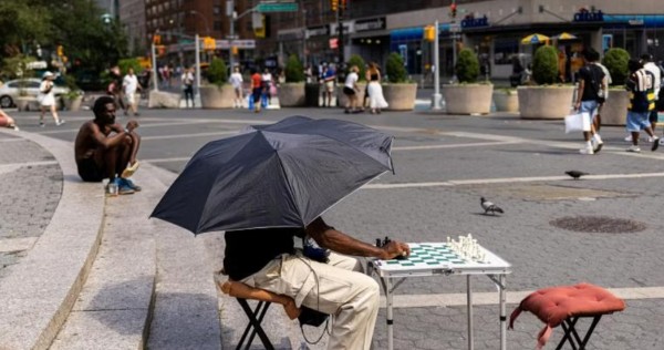 Heatwave scorches US East Coast as dangerous temperatures expand to West