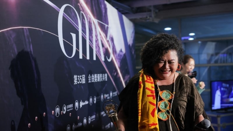 Taiwan singer urges awards audience to remember Tiananmen