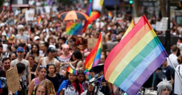 Thousands march in Paris Pride ahead of elections