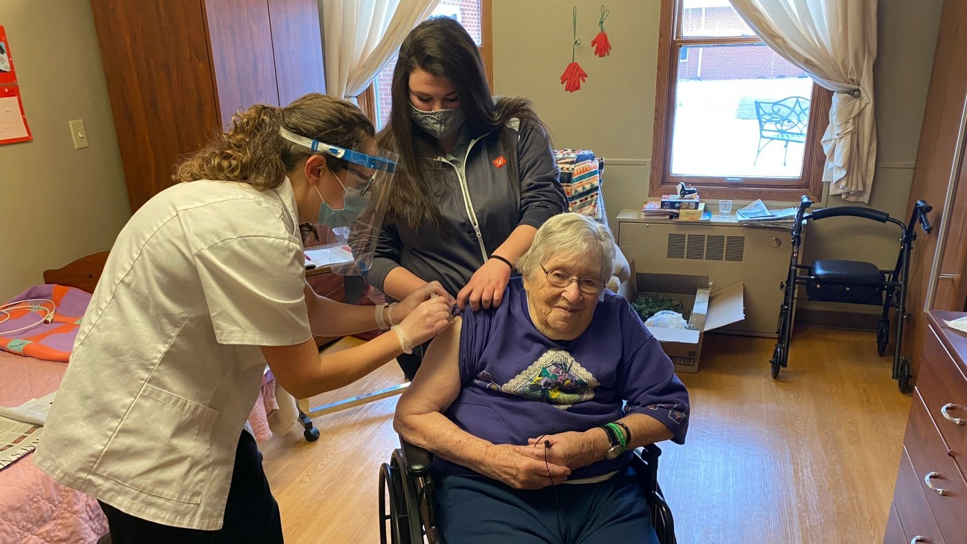 Nursing homes falling farther behind on vaccinating patients for COVID