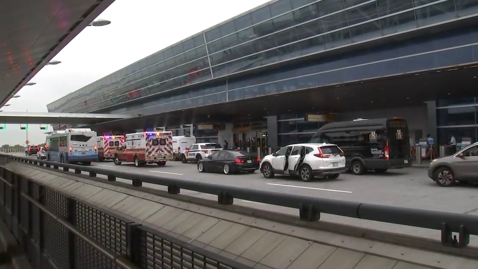 9 injured in JFK airport escalator fire
