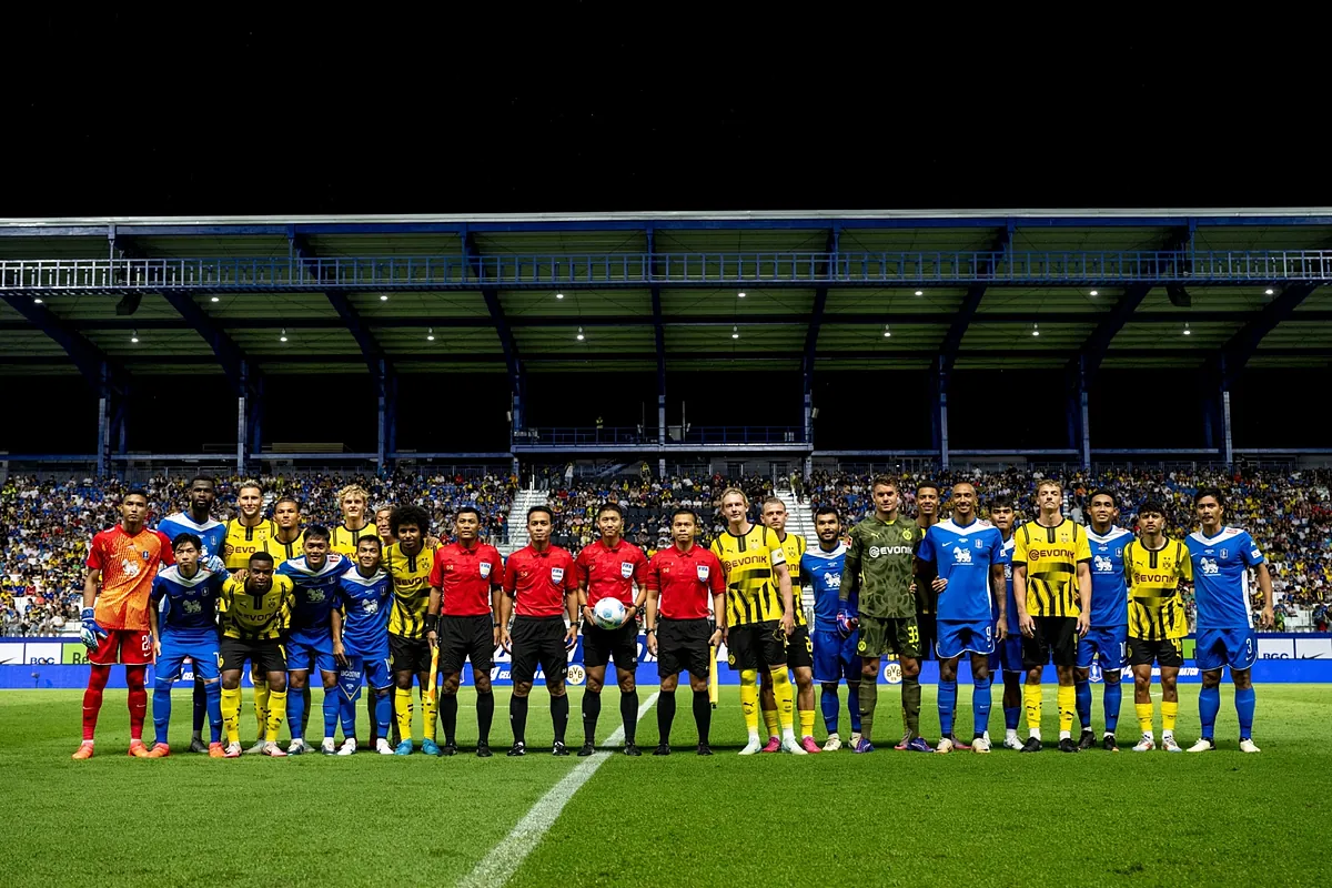 Bochorno veraniego: el Dortmund pierde 4-0 con el Pathum United tailandés