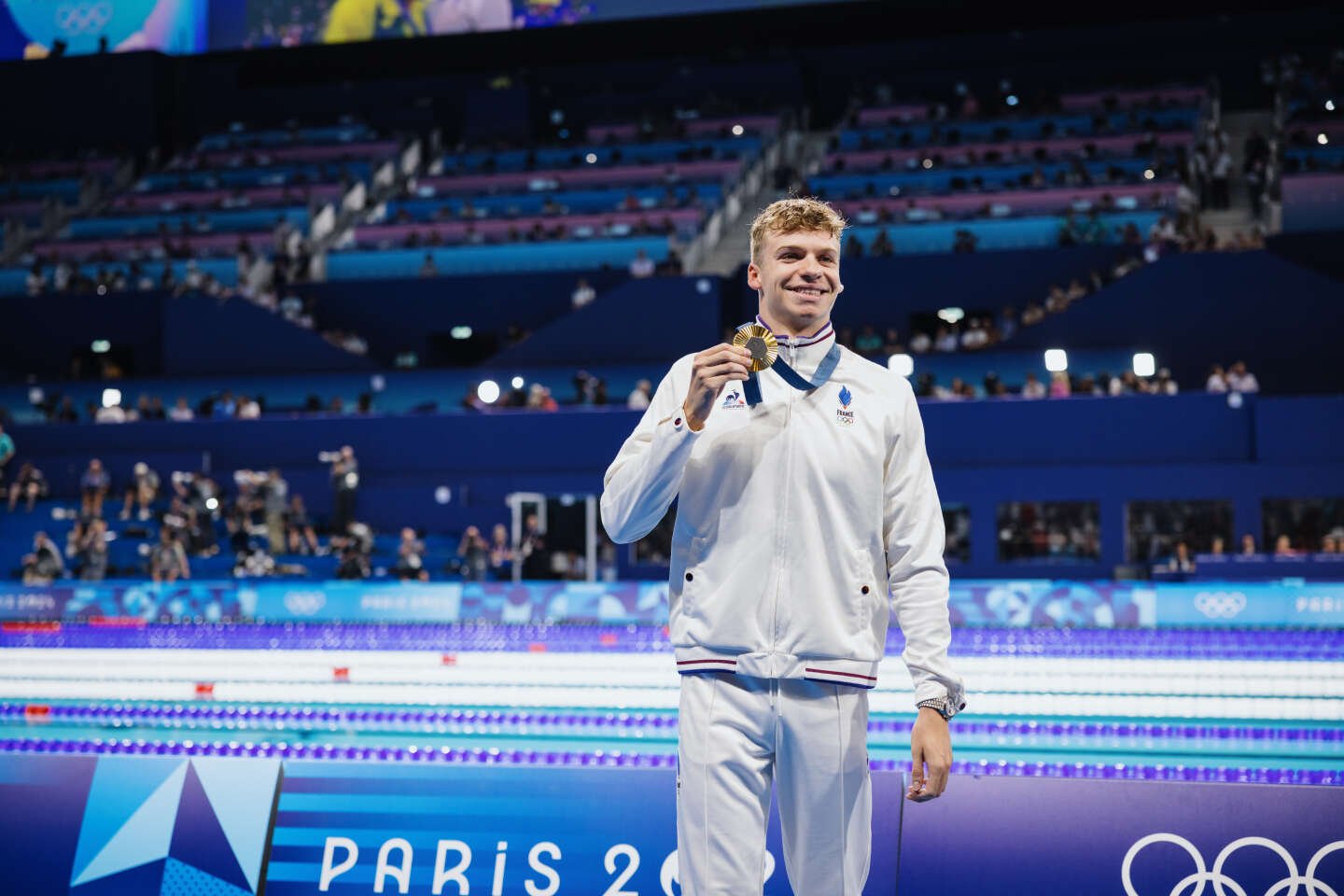 Léon Marchand, nouvel enfant chéri de tout un pays, entre dans la légende du sport français aux JO 2024