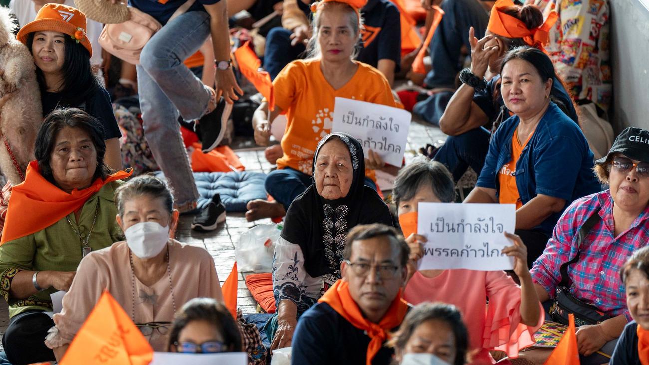 Move-Forward-Partei verboten: Thailands Verfassungsgericht löst Oppositionspartei auf