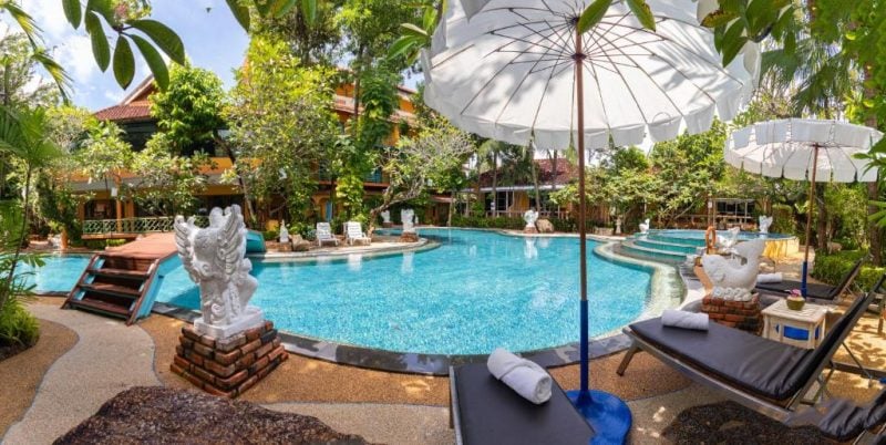 High Season 2025: B&B stay at well-rated and seafront 4* hotel in Phuket for $44/double