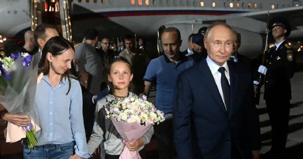 Children of freed sleeper agents learned they were Russians on the flight, Kremlin says
