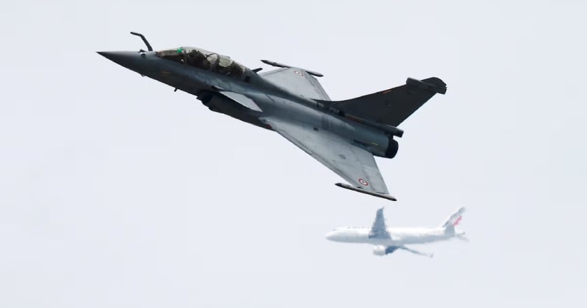 French military jets collide mid-air, leaving 2 missing