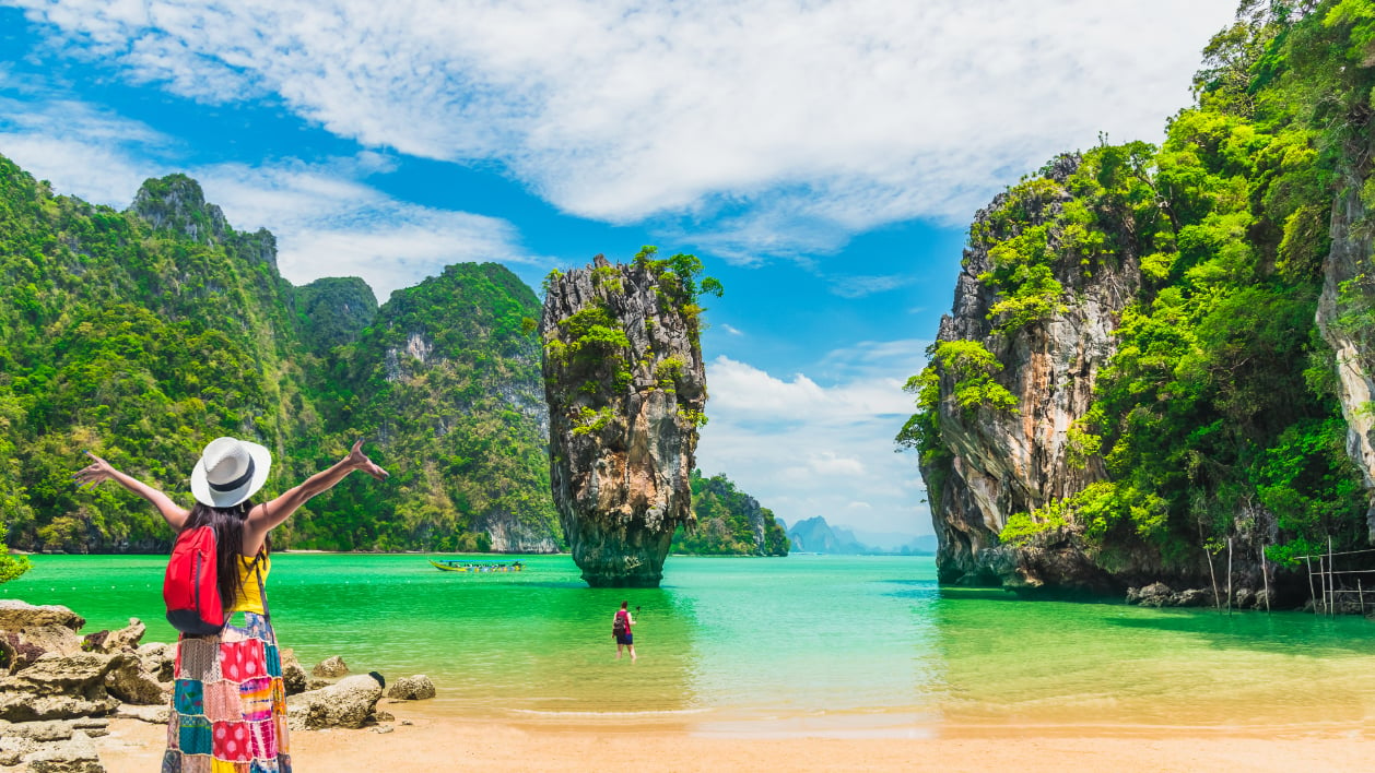 Phuket w sezonie: loty (z bagażem) i 12 nocy w 4* hotelu za 3406 PLN. Wyjazd z Warszawy