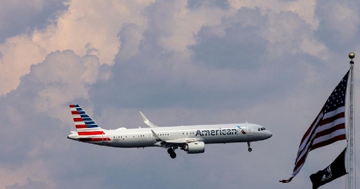 American Airlines ex-mechanic gets 9 years' prison for smuggling cocaine hidden under cockpit