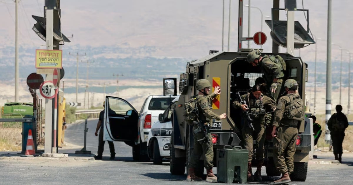 Gunman crossing from Jordan kills 3 Israelis at border