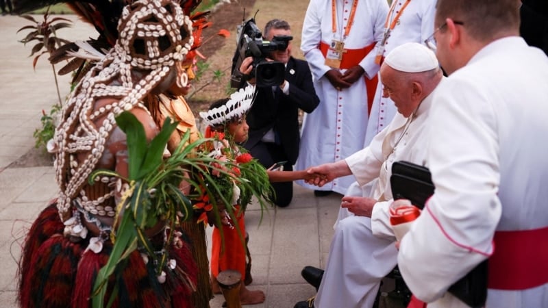 Visiting Papua New Guinea, pope says natural resources must benefit all