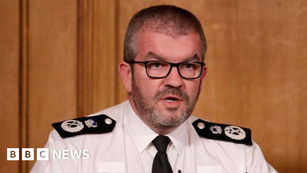 Ex-police chief to lead efforts to tackle small boats