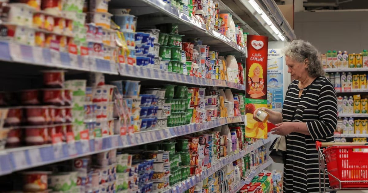 Food packaging should have labels on front about health impact, says WHO